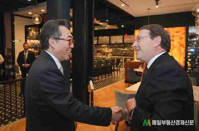조태열 장관, 유엔개발계획(UNDP) 총재 조찬 협의